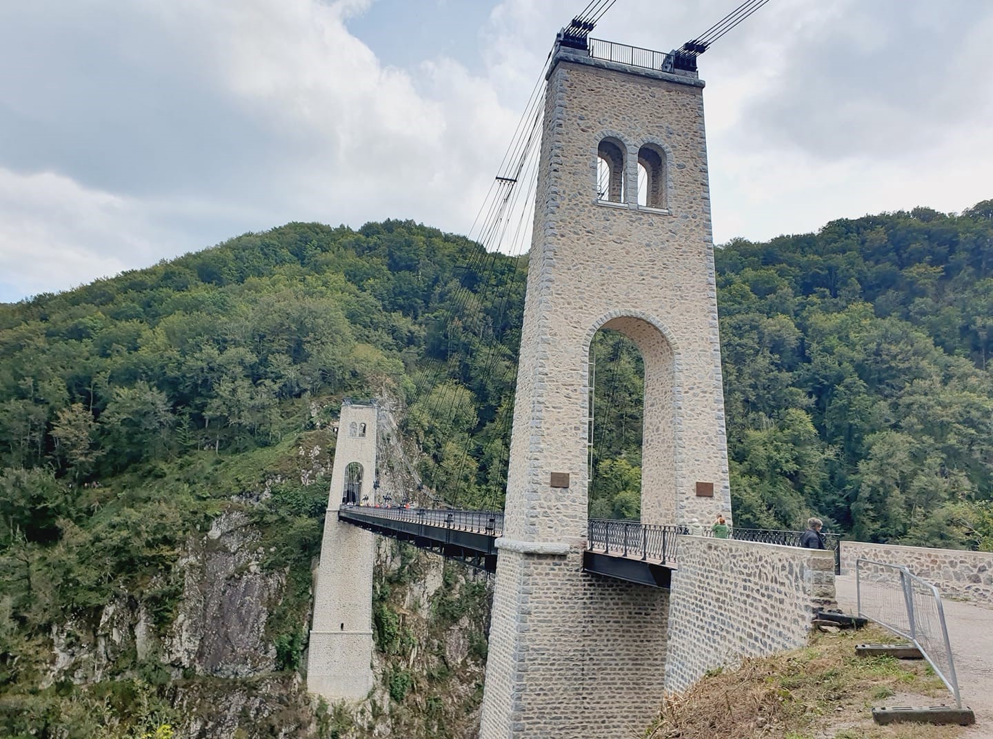 Balade secrète en Corrèze "Viaduc des Rochers  ...