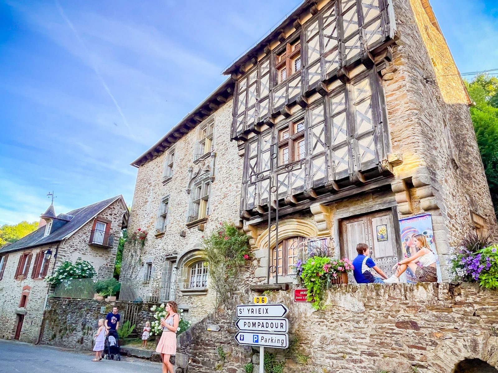 Visite guidée du village de Ségur Le Château e ...