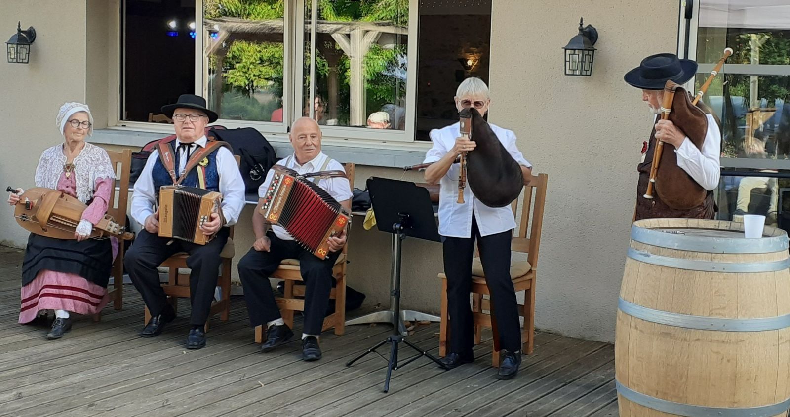 Stage de musique traditionnelle et bal de prin ...