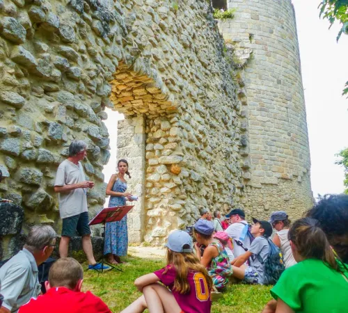 Quand l'histoire se raconte en chansons au Château de Ventadour