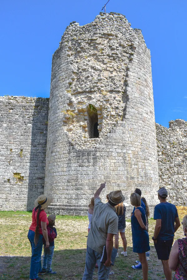 Visite guidée au Chât ... - Crédit: OT VEM