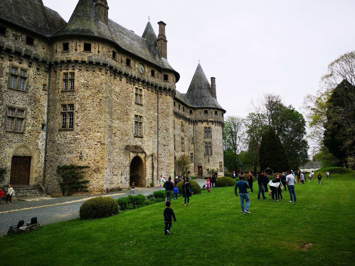 Chasse aux œufs au château