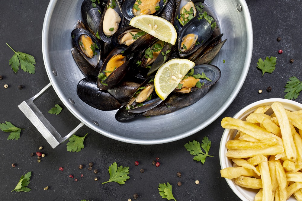 Soirée moules frites ... - Crédit: Freepik.com