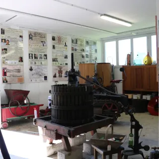 Visite commentée du Chai des Moines Larose