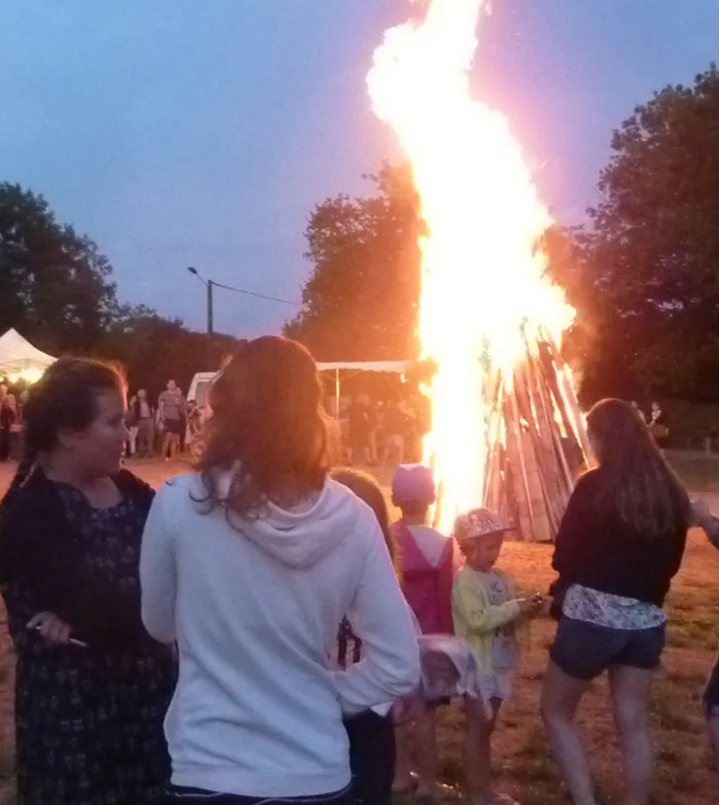 Feu de la Saint-Jean ... - Crédit: La Vie Collongeoise