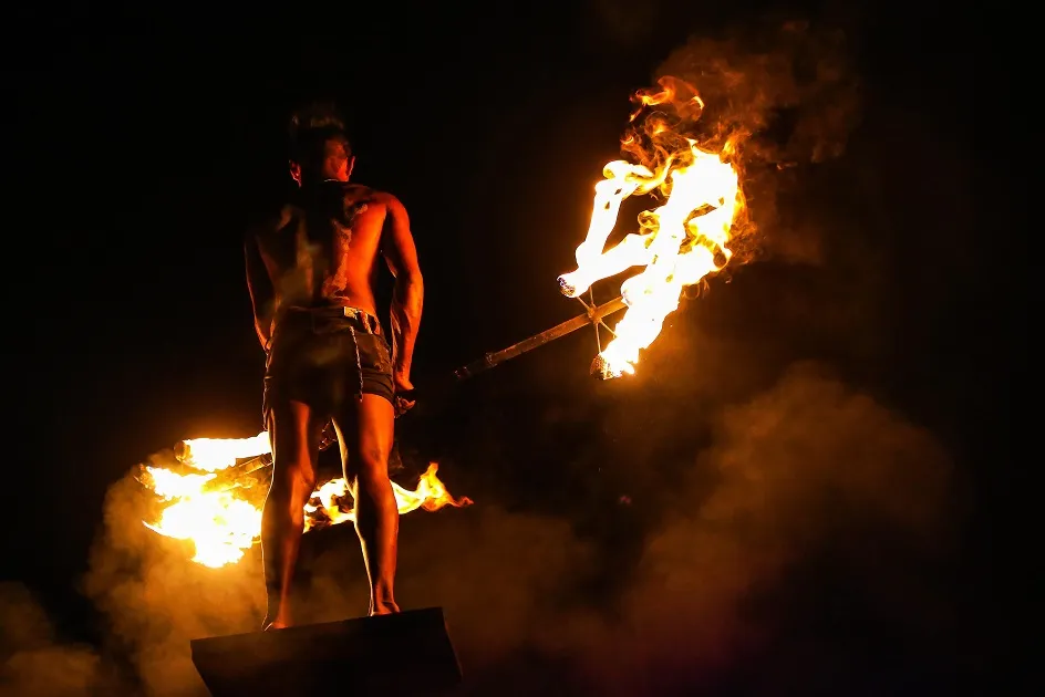 Spectacle de feu (Jar ... - Crédit: libre de droits
