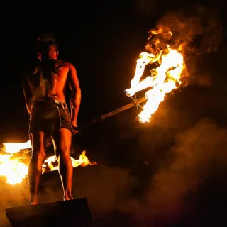 Spectacle de feu (Jardins de la Guierle)