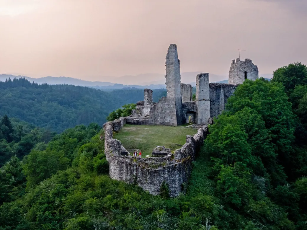 Balades secrètes en C ... - Crédit: Moustier-Ventadour-château de Ventadour - Guillaume saramito