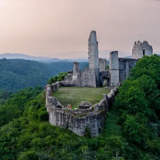 Balades secrètes en Corrèze - Sur les traces des Troubadours