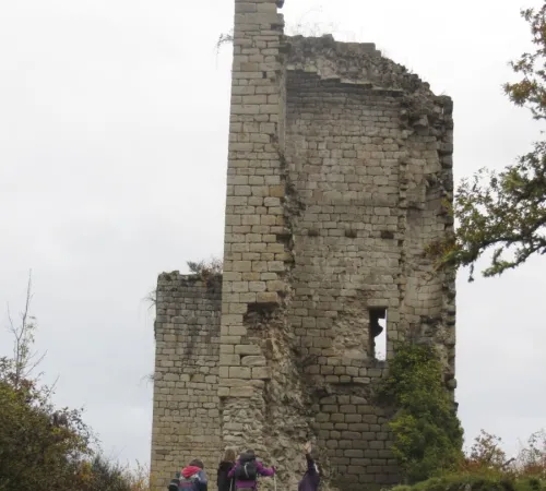 Balades secrètes en Corrèze - mystère à Carbonnières