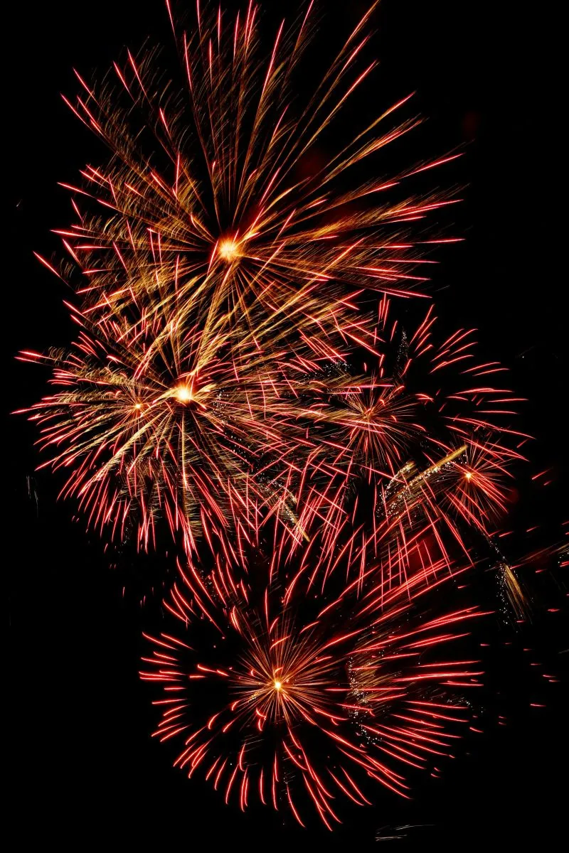 Feu d'artifice à Sain ... - Crédit: Paul Morley
