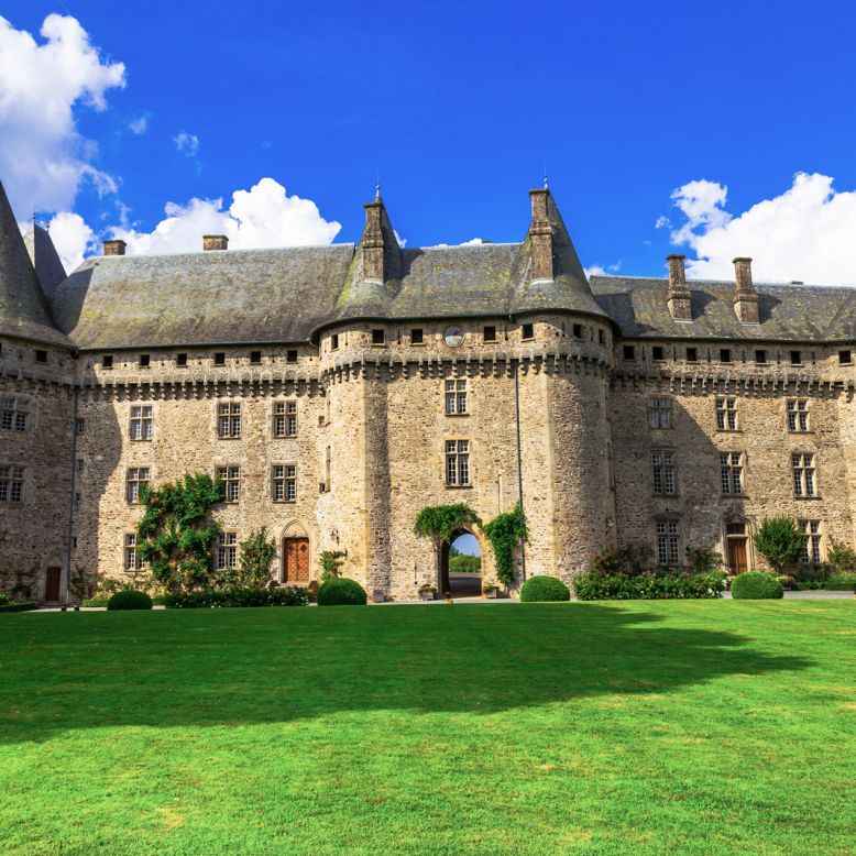 Château de Pompadour et Ecuries de l'Orangerie
