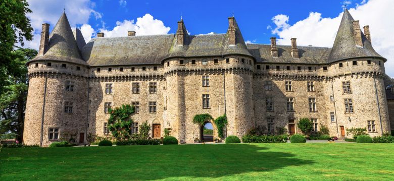 Château de Pompadour et Ecuries de l'Orangerie