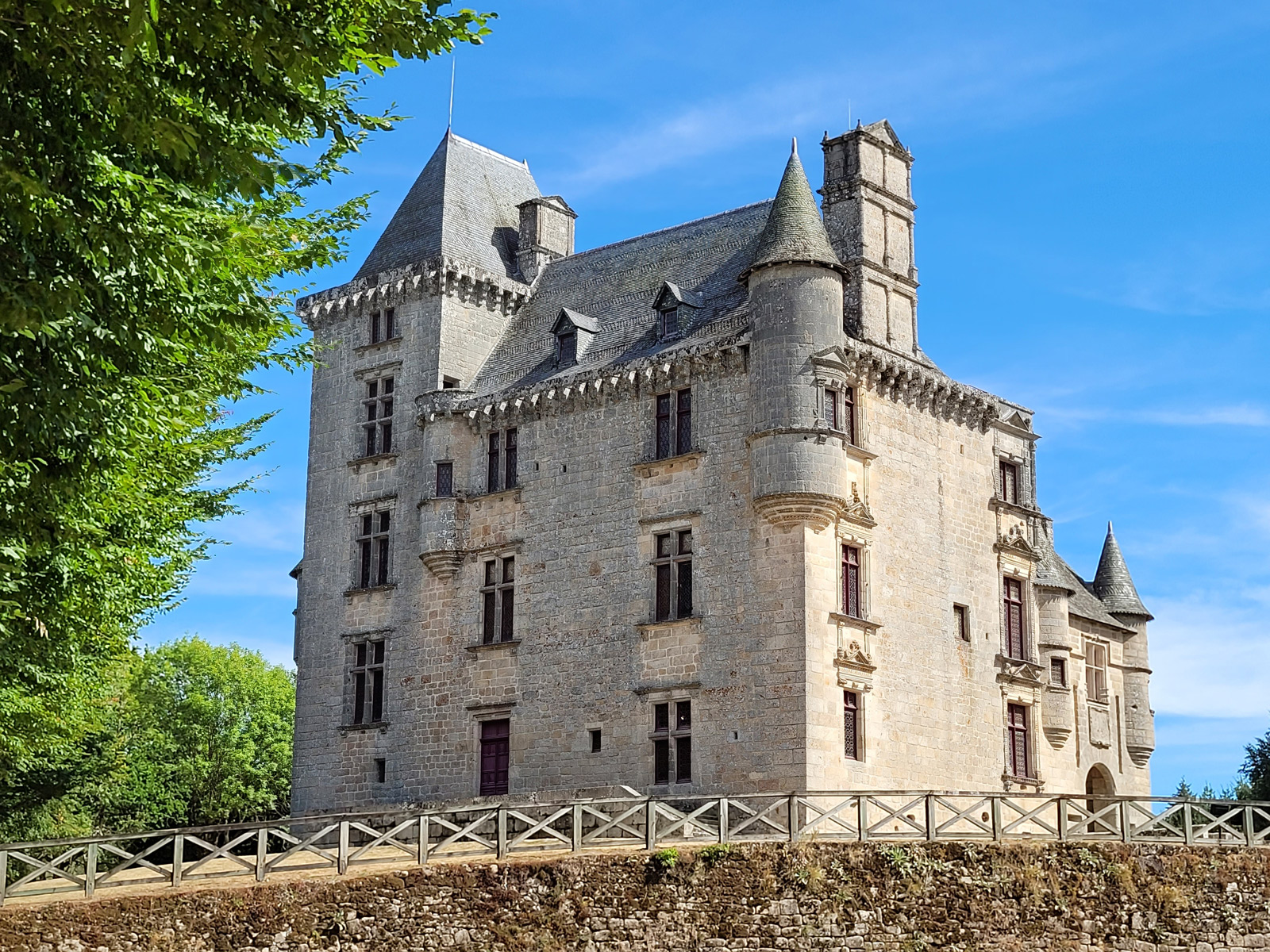 Sédières Castle