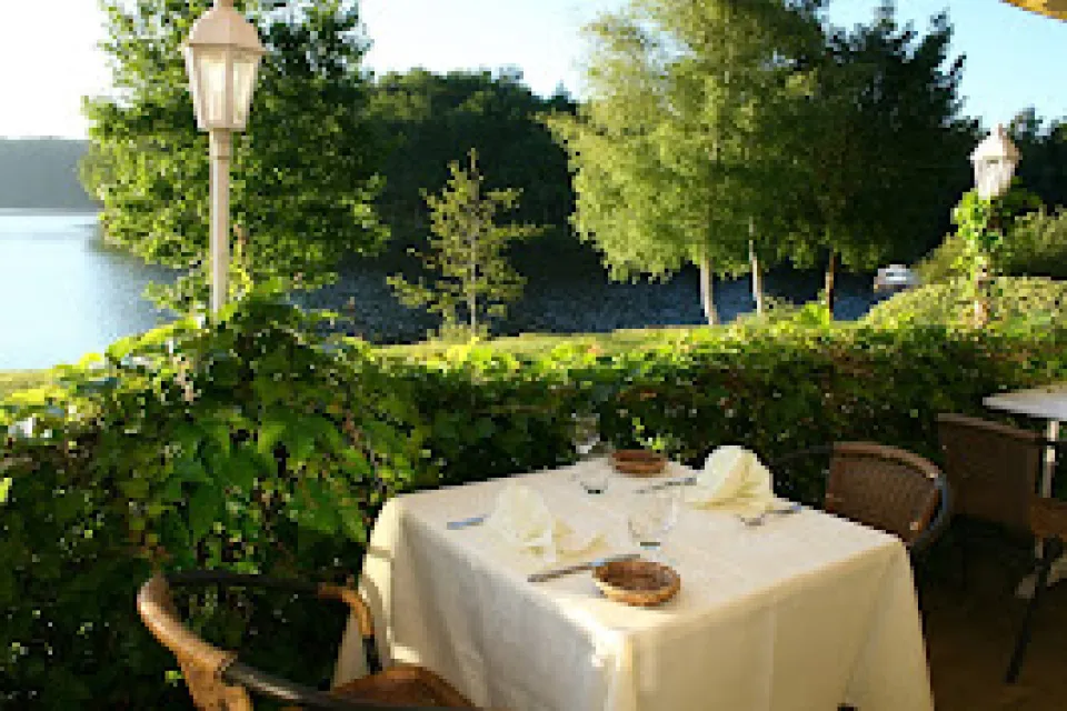 Logis Hôtel Restaurant du Lac