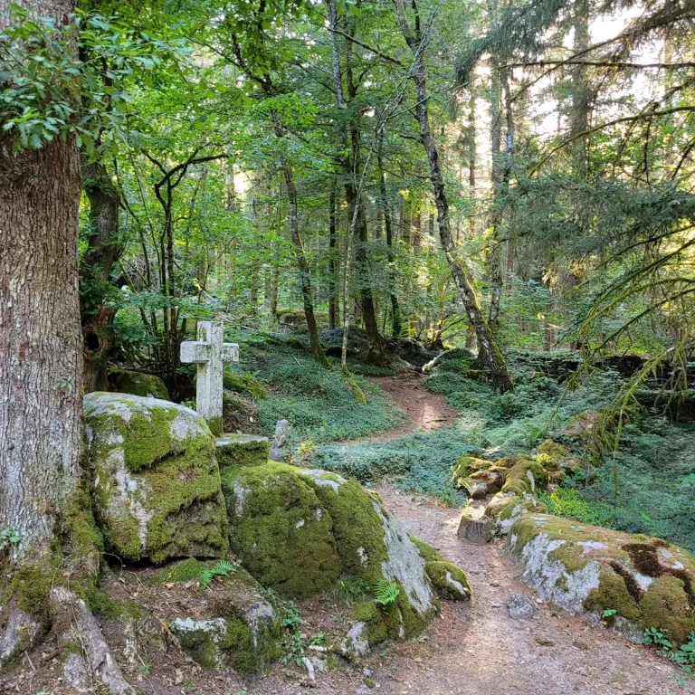The mysterious abandoned village of Clédat