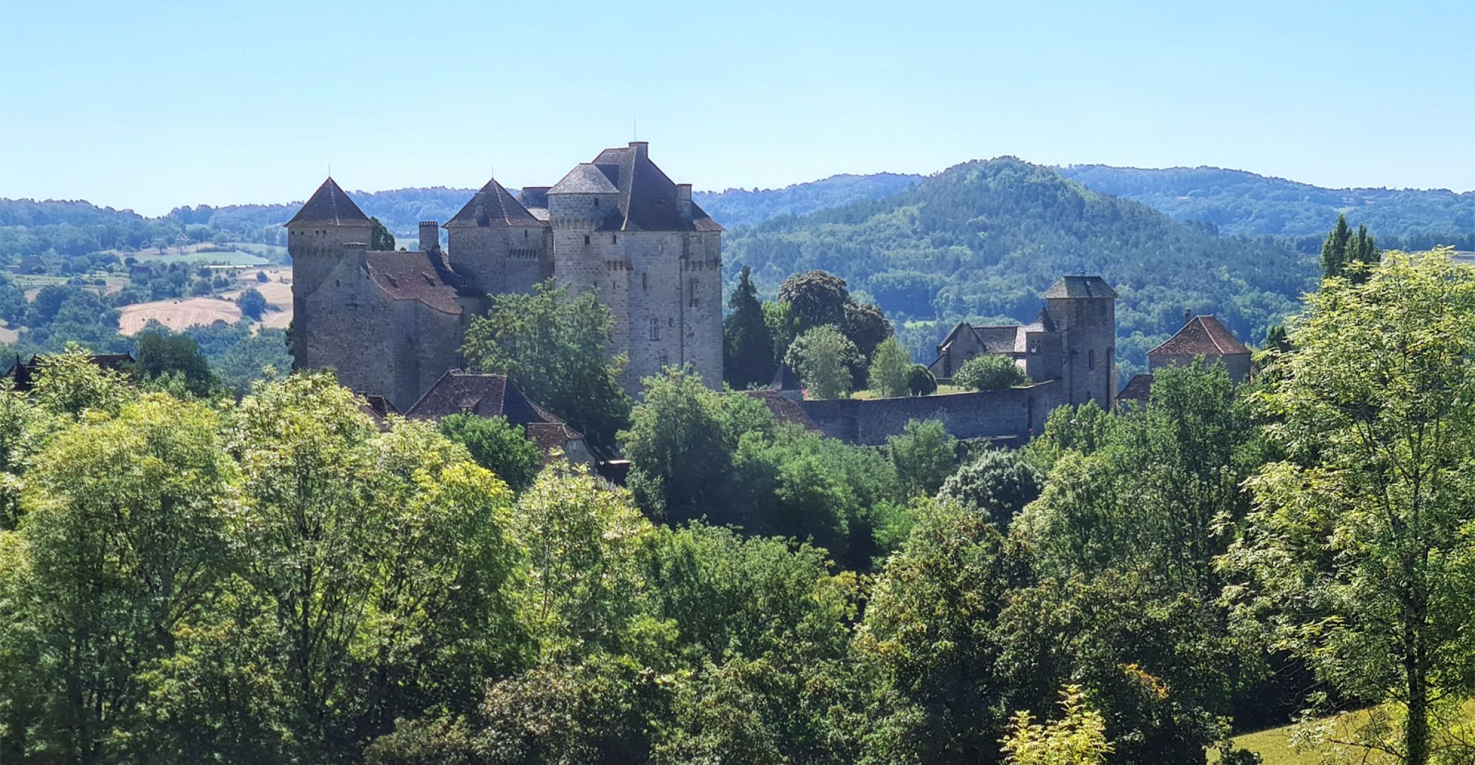 Visite de Curemonte, l’un des Plus Beaux Villages de France ! - Guide ...