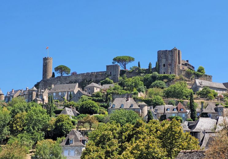 Visite de Turenne en Corrèze, l’un des Plus Be ...