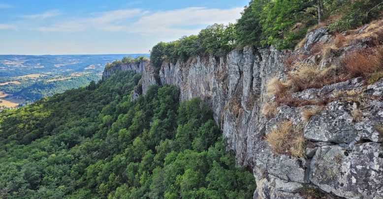 Bort les Orgues: a village, a dam and above al ...