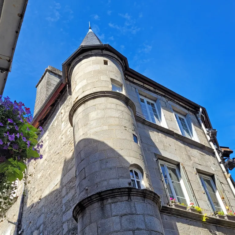 Visit Ussel, the city of the Ventadour