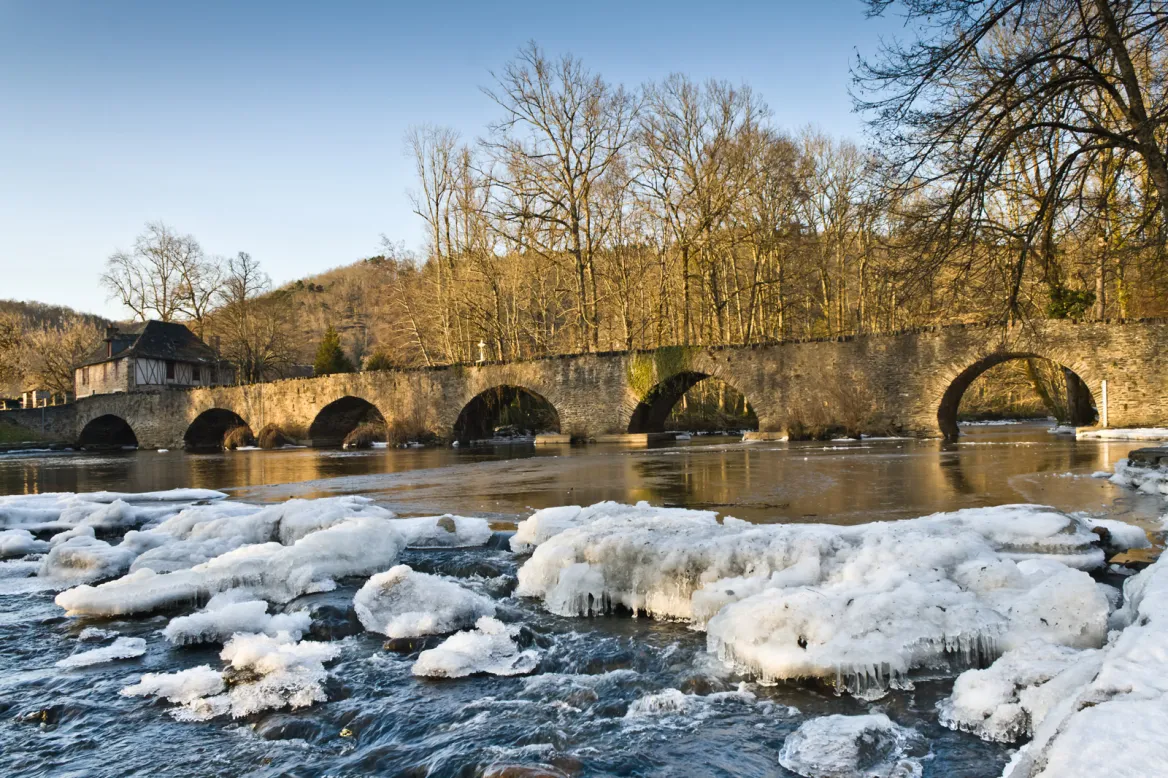 The Saillant Bridge in winter