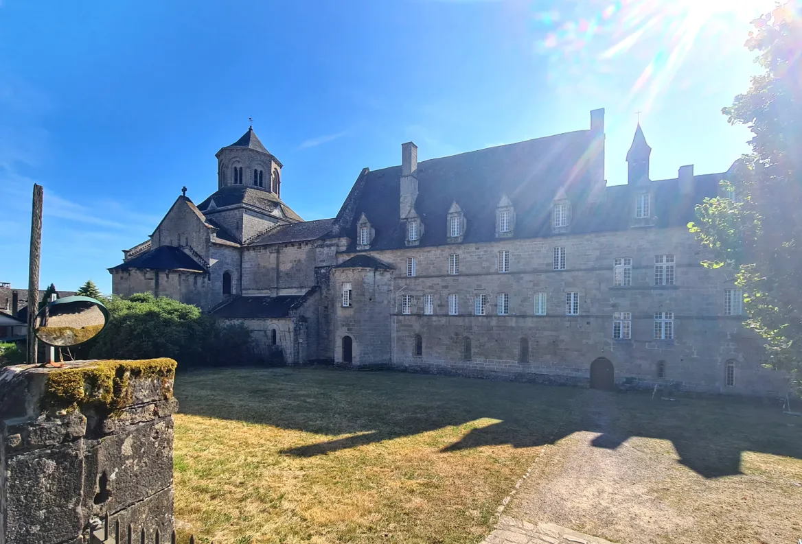 Aubazine Monstère