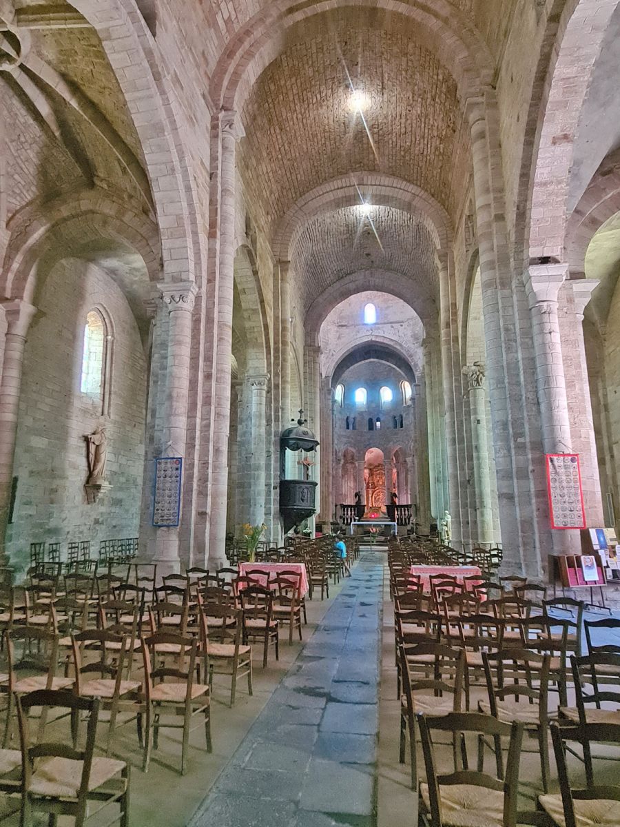 Intérieur Abbatiale Saint-Pierre