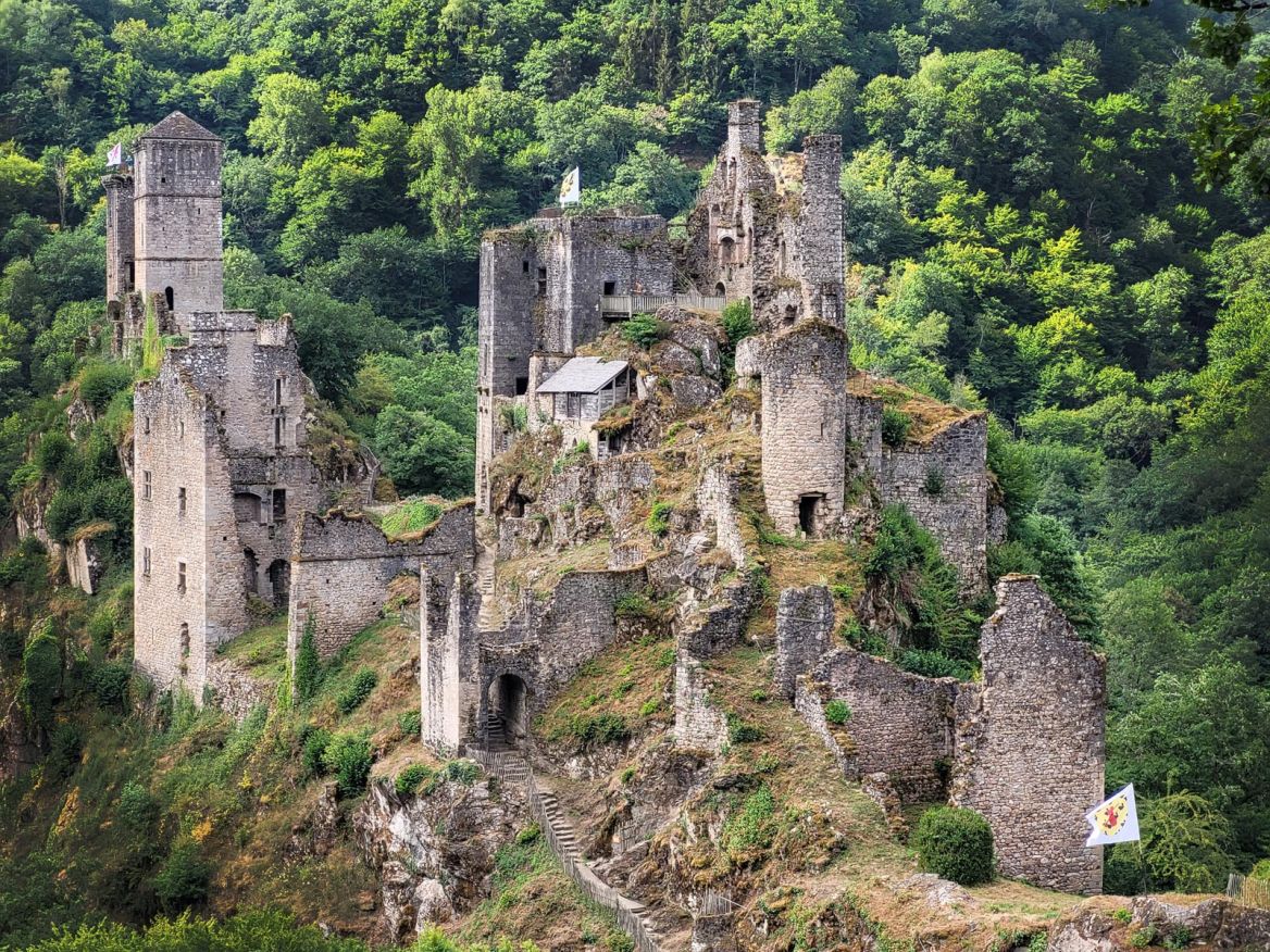 Les Tours De Merle Un Site Envo tant Et Myst rieux Guide De La Corr ze les-tours-de-merle-un-site-envo-tant-et-myst-rieux-guide-de-la-corr-ze