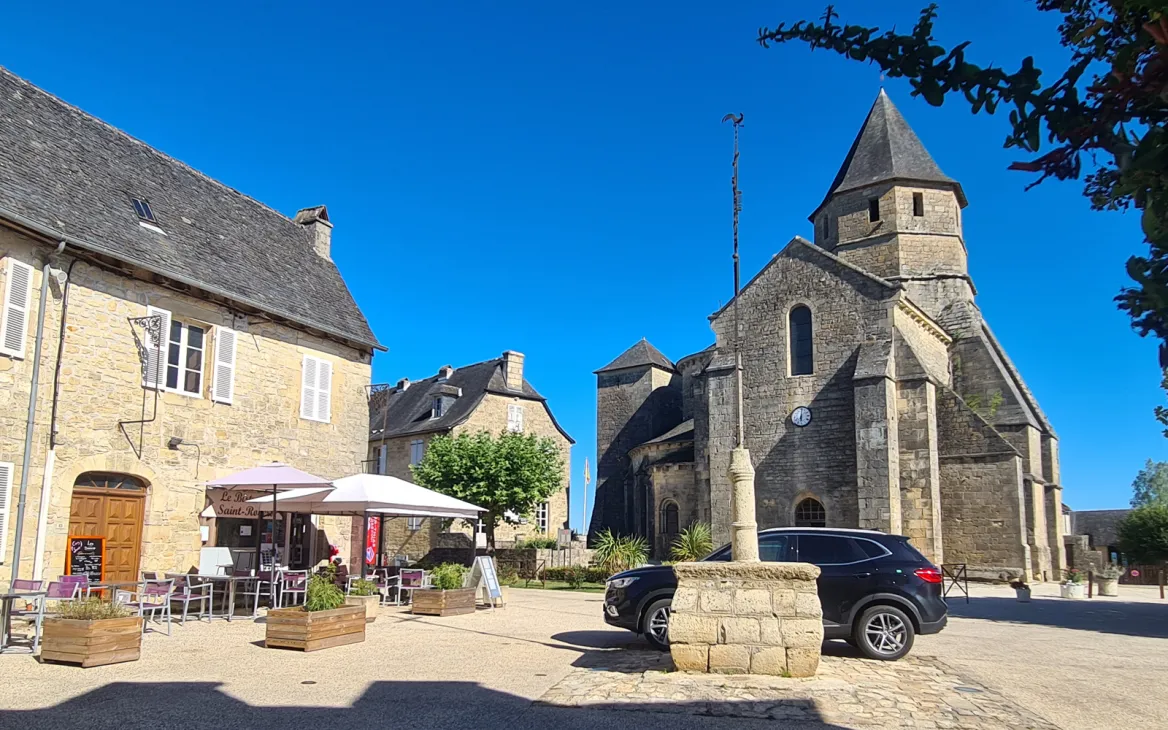 Saint-Robert, village visit