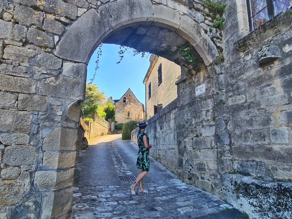 Saint-Robert, village visit