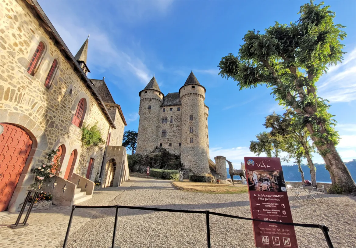Val Castle