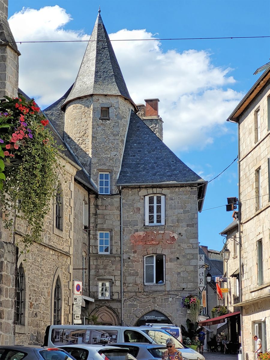 Ussel and its medieval heritage